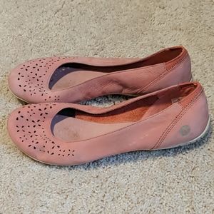 Pink suede Merrell Flats